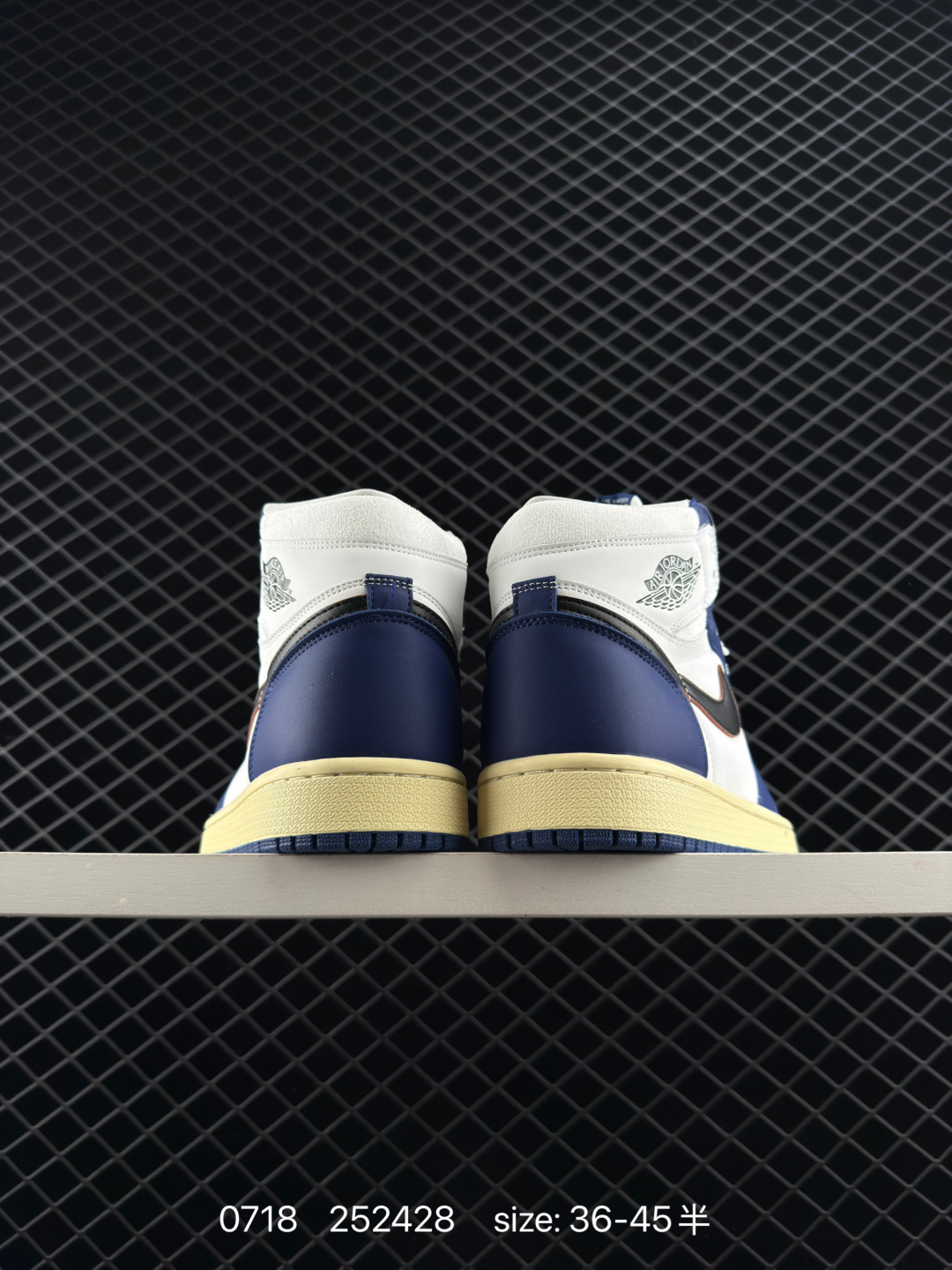 Nike Air Jordan 1 Retro High OG”Black/White“